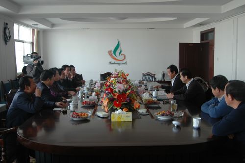 瓜州縣、金塔縣領(lǐng)導(dǎo)來公司慰問